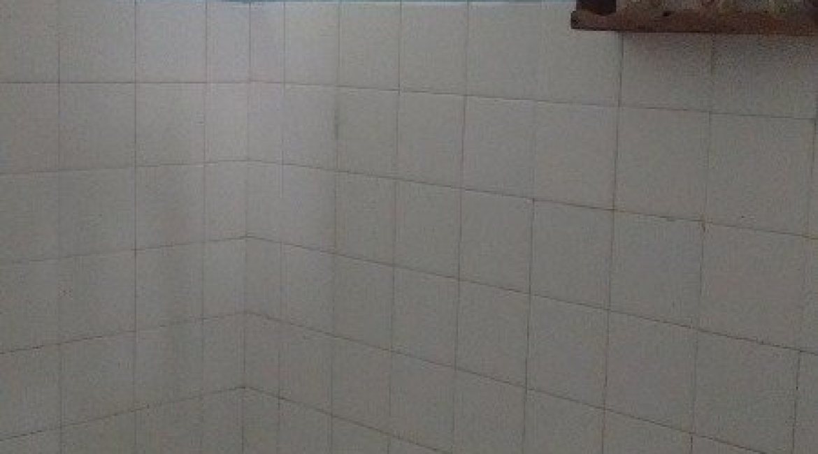 Casa à venda com 200m², 3 dormitórios, 1 suíte, 2 vagas, no bairro Tristeza em Porto Alegre