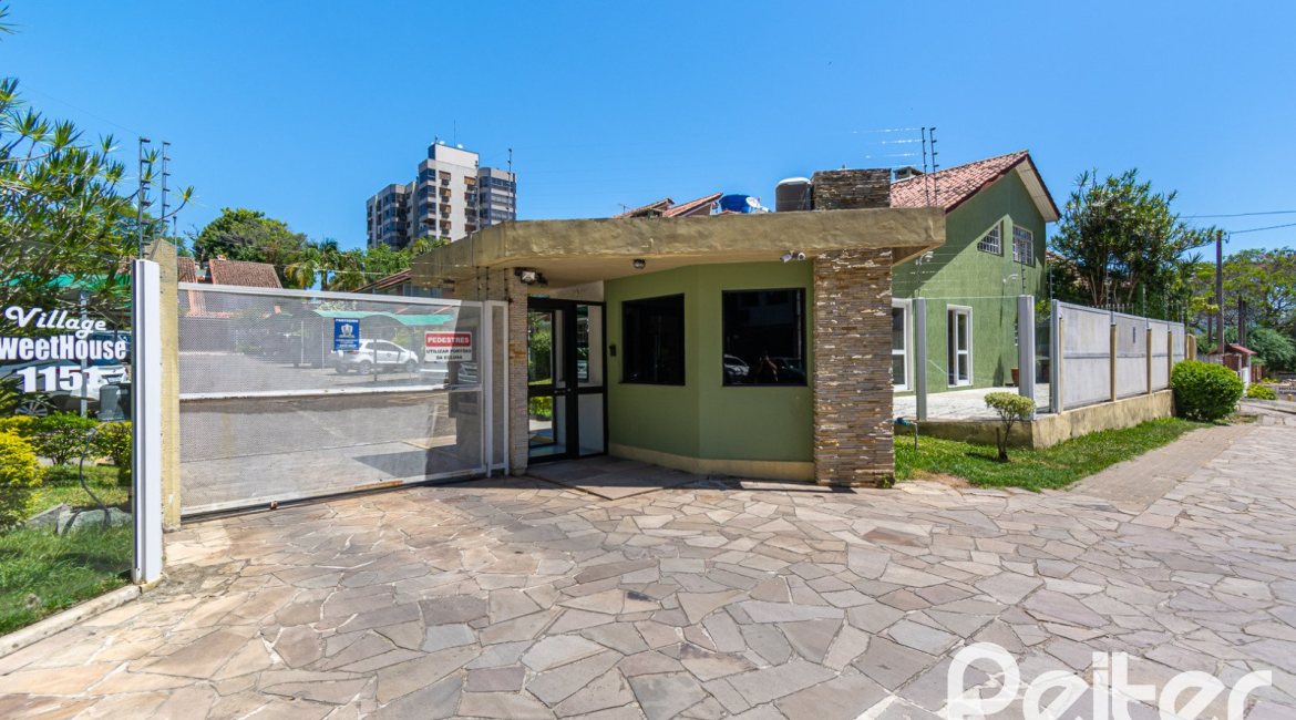 Casa em Condomínio à venda com 81m², 2 dormitórios, 1 vaga, no bairro Tristeza em Porto Alegre