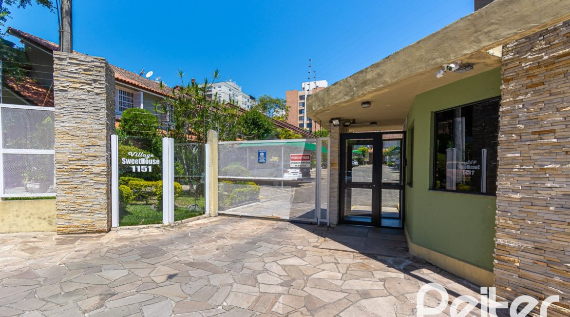 Casa em Condomínio à venda com 81m², 2 dormitórios, 1 vaga, no bairro Tristeza em Porto Alegre