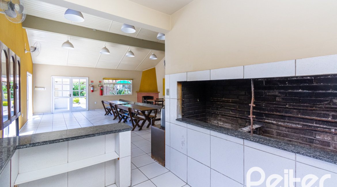 Casa em Condomínio à venda com 81m², 2 dormitórios, 1 vaga, no bairro Tristeza em Porto Alegre