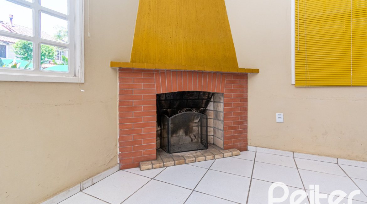 Casa em Condomínio à venda com 81m², 2 dormitórios, 1 vaga, no bairro Tristeza em Porto Alegre