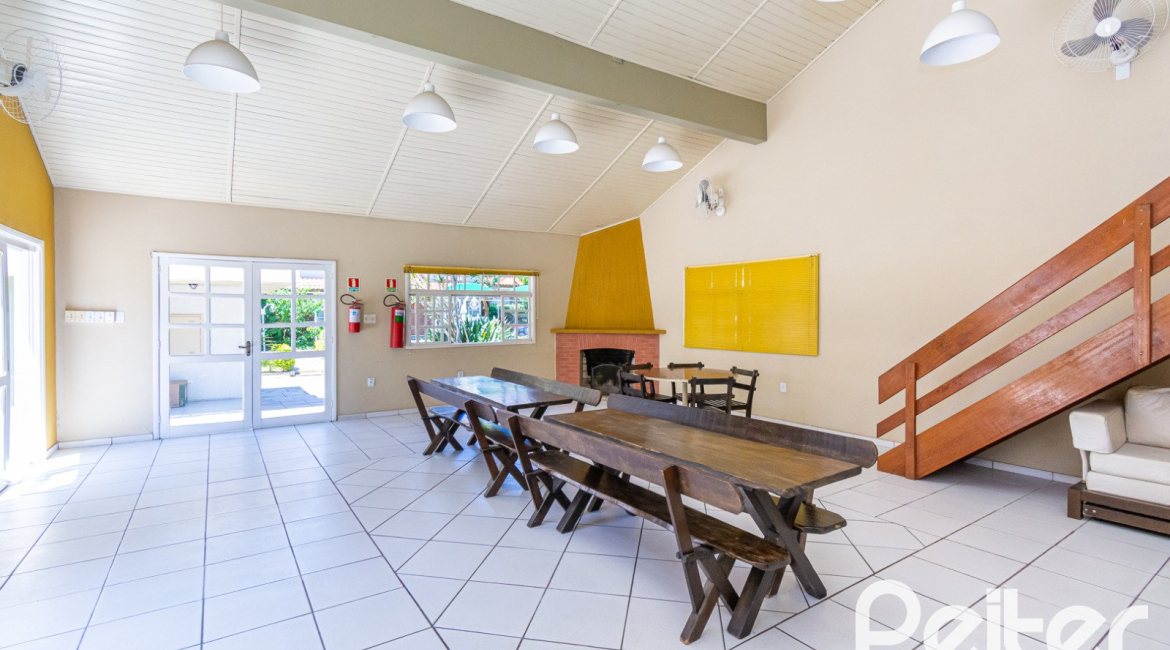 Casa em Condomínio à venda com 81m², 2 dormitórios, 1 vaga, no bairro Tristeza em Porto Alegre