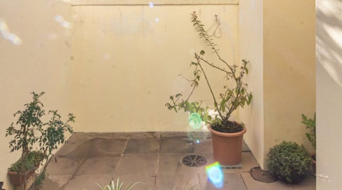 Casa em Condomínio à venda com 81m², 2 dormitórios, 1 vaga, no bairro Tristeza em Porto Alegre