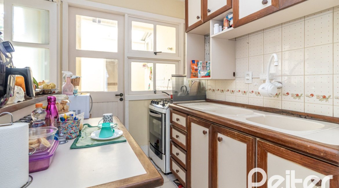 Casa em Condomínio à venda com 81m², 2 dormitórios, 1 vaga, no bairro Tristeza em Porto Alegre