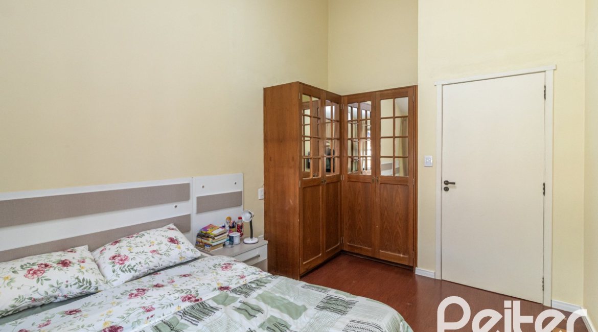 Casa em Condomínio à venda com 81m², 2 dormitórios, 1 vaga, no bairro Tristeza em Porto Alegre