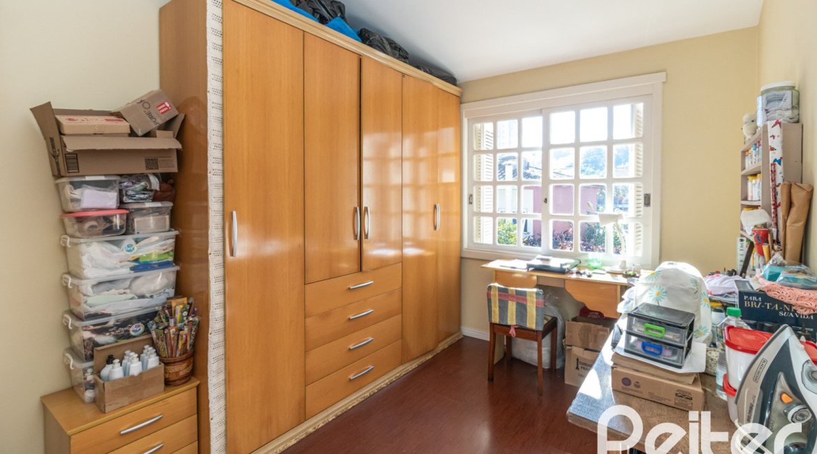 Casa em Condomínio à venda com 81m², 2 dormitórios, 1 vaga, no bairro Tristeza em Porto Alegre