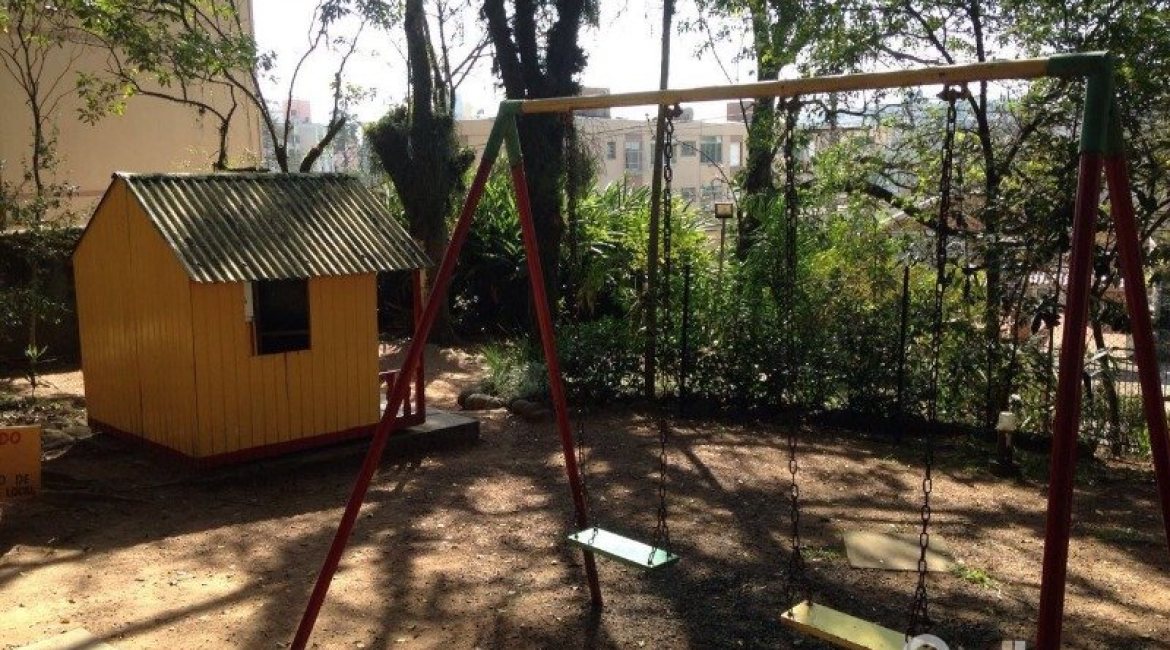 Apartamento à venda com 67m², 3 dormitórios, 1 vaga, no bairro Teresópolis em Porto Alegre