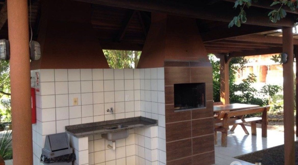 Apartamento à venda com 67m², 3 dormitórios, 1 vaga, no bairro Teresópolis em Porto Alegre
