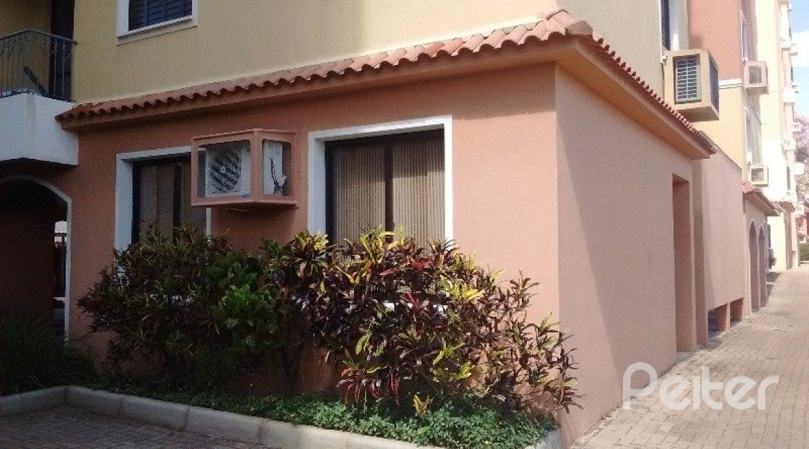 Apartamento à venda com 67m², 3 dormitórios, 1 vaga, no bairro Teresópolis em Porto Alegre