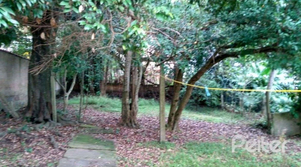 Terreno à venda com 927m², no bairro Tristeza em Porto Alegre