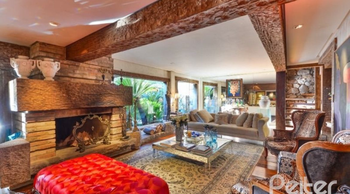 Casa à venda com 418m², 3 dormitórios, 1 suíte, 2 vagas, no bairro Jardim Isabel em Porto Alegre