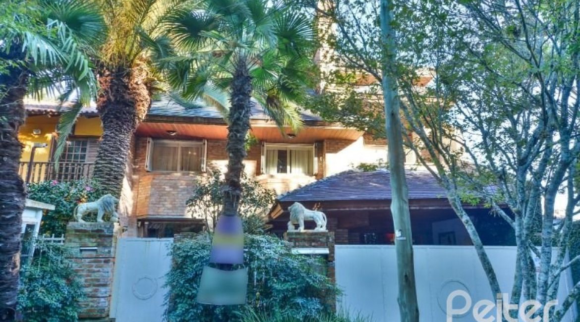Casa à venda com 418m², 3 dormitórios, 1 suíte, 2 vagas, no bairro Jardim Isabel em Porto Alegre