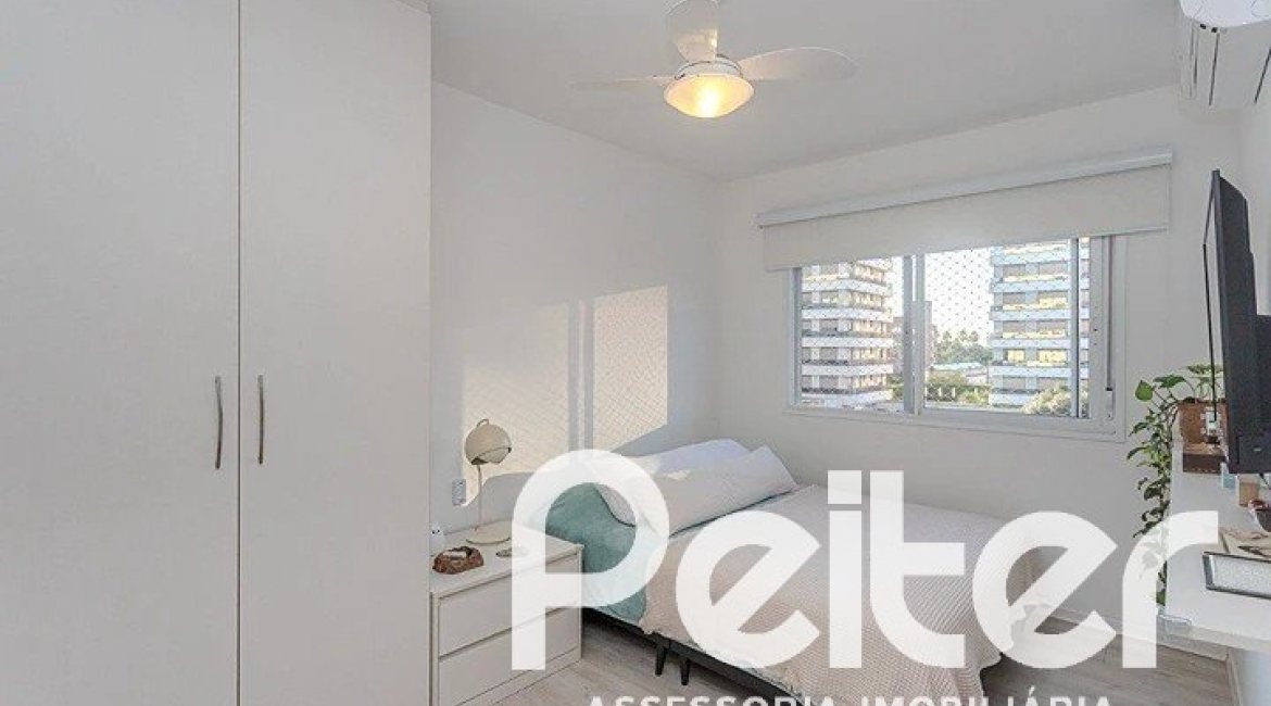 Apartamento à venda com 69m², 2 dormitórios, 1 suíte, 2 vagas, no bairro Tristeza em PORTO ALEGRE
