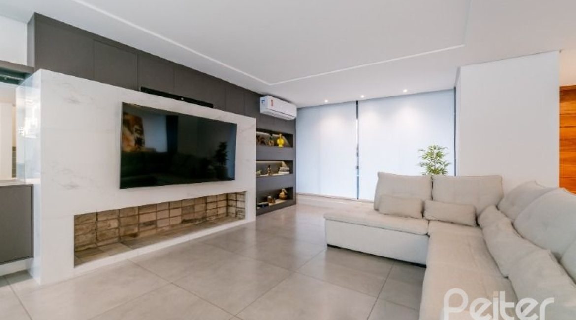 Casa em Condomínio à venda com 250m², 3 dormitórios, 3 suítes, 3 vagas, no bairro Hipica em PORTO ALEGRE