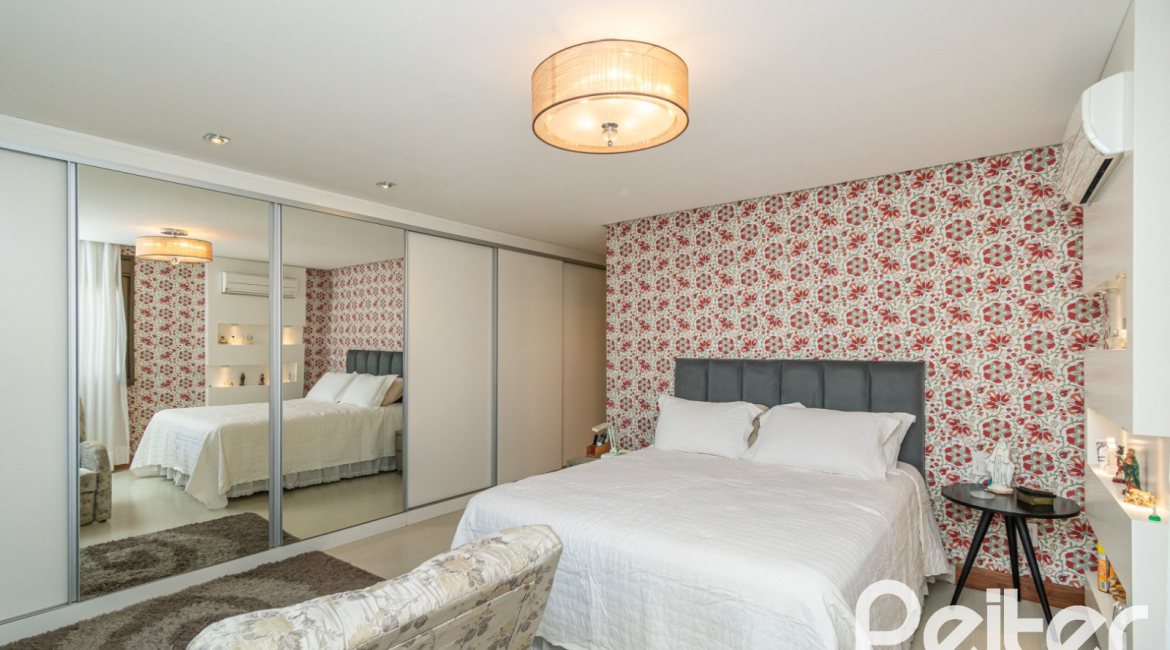 Apartamento à venda com 215m², 3 dormitórios, 3 suítes, 3 vagas, no bairro Tristeza em PORTO ALEGRE