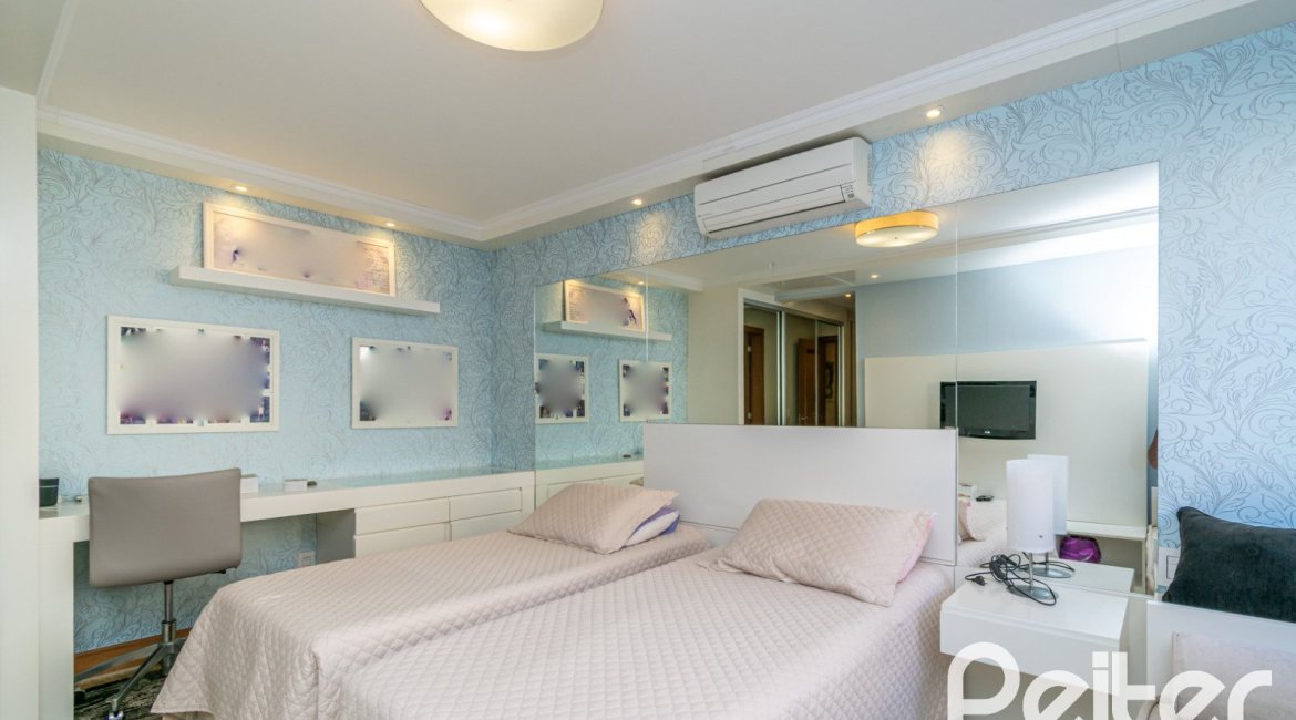 Apartamento à venda com 215m², 3 dormitórios, 3 suítes, 3 vagas, no bairro Tristeza em PORTO ALEGRE