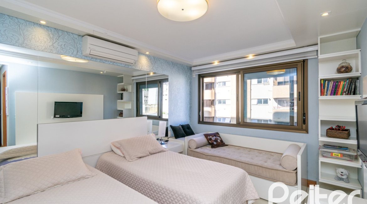 Apartamento à venda com 215m², 3 dormitórios, 3 suítes, 3 vagas, no bairro Tristeza em PORTO ALEGRE