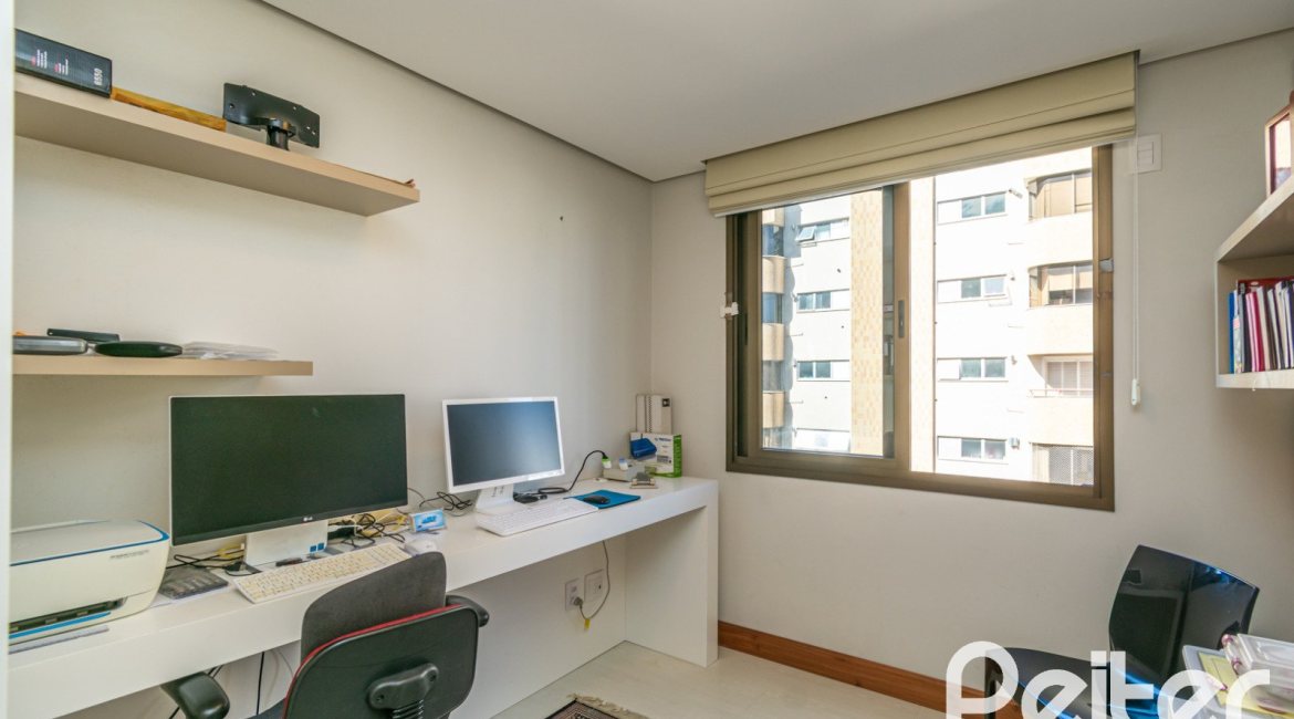 Apartamento à venda com 215m², 3 dormitórios, 3 suítes, 3 vagas, no bairro Tristeza em PORTO ALEGRE