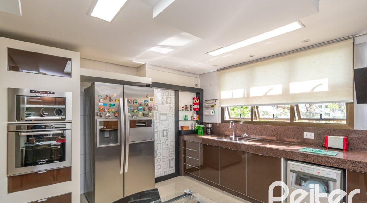 Apartamento à venda com 215m², 3 dormitórios, 3 suítes, 3 vagas, no bairro Tristeza em PORTO ALEGRE