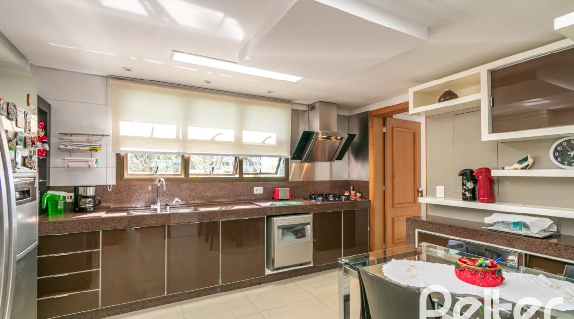 Apartamento à venda com 215m², 3 dormitórios, 3 suítes, 3 vagas, no bairro Tristeza em PORTO ALEGRE