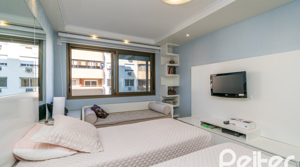 Apartamento à venda com 215m², 3 dormitórios, 3 suítes, 3 vagas, no bairro Tristeza em PORTO ALEGRE