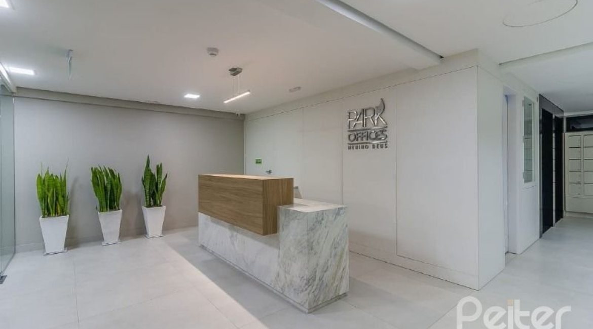 Comercial à venda com 44m², 1 vaga, no bairro Menino Deus em Porto Alegre