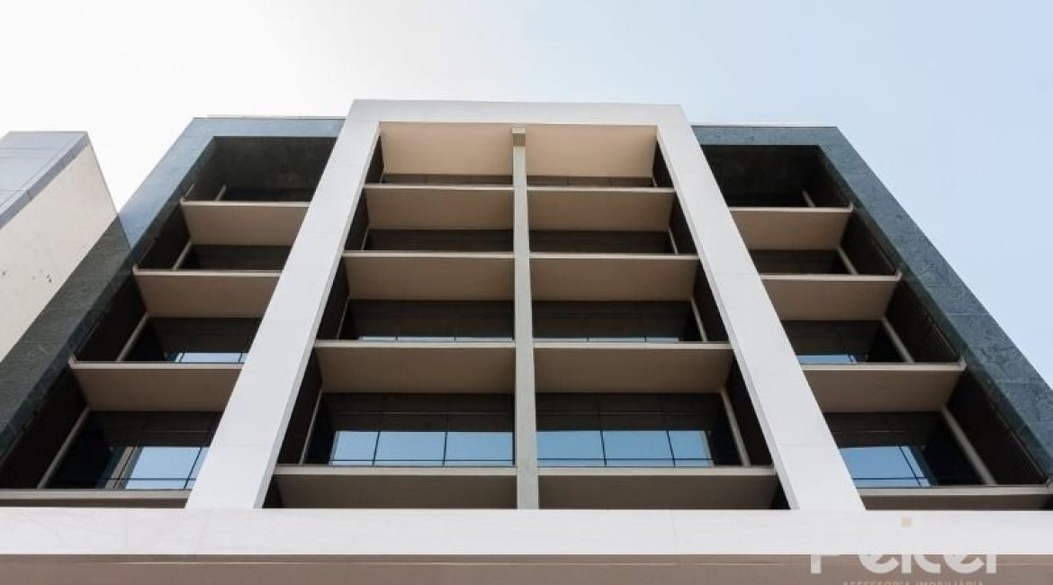 Comercial à venda com 44m², 1 vaga, no bairro Menino Deus em Porto Alegre