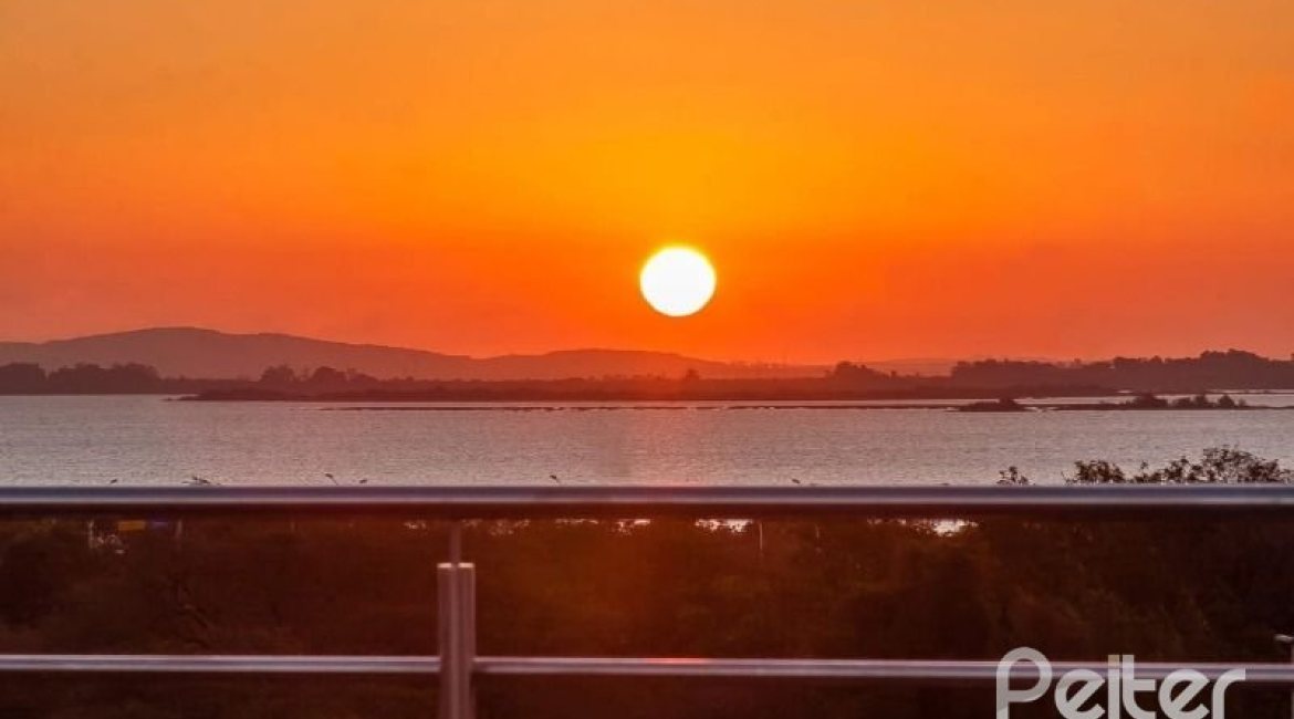 Comercial à venda com 44m², 1 vaga, no bairro Menino Deus em Porto Alegre