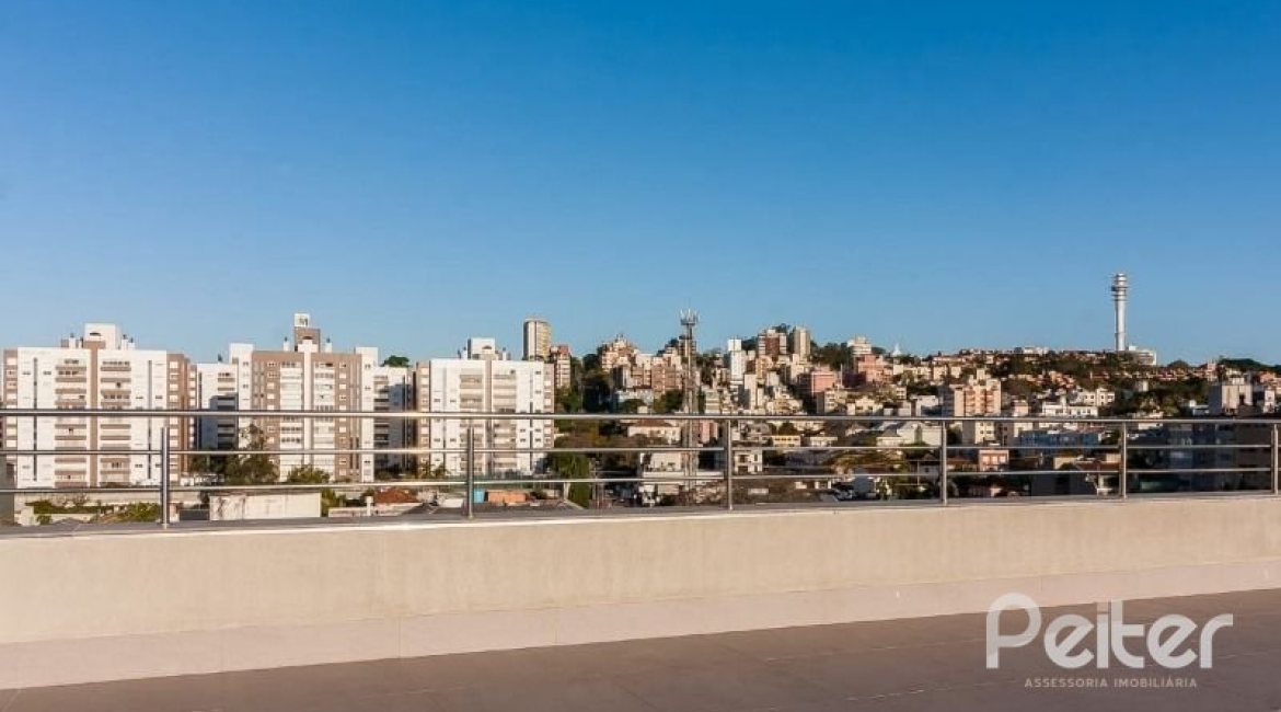 Comercial à venda com 44m², 1 vaga, no bairro Menino Deus em Porto Alegre