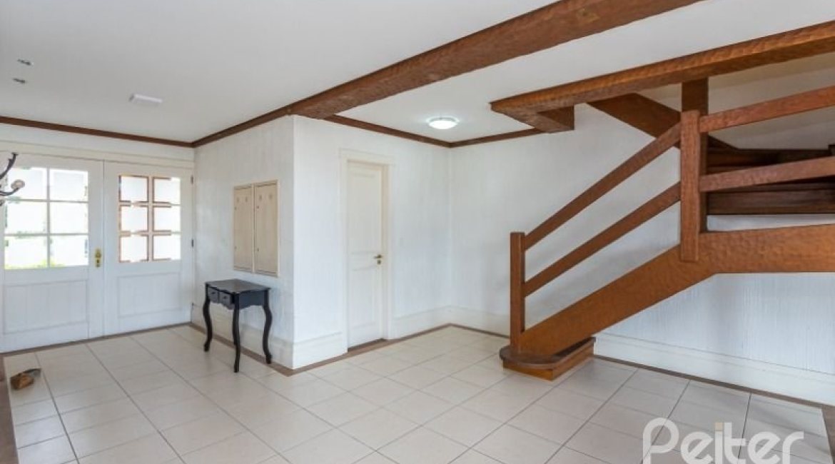 Casa em Condomínio à venda com 348m², 4 dormitórios, 2 suítes, 4 vagas, no bairro Terra Ville em PORTO ALEGRE