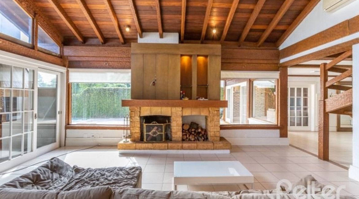 Casa em Condomínio à venda com 348m², 4 dormitórios, 2 suítes, 4 vagas, no bairro Terra Ville em PORTO ALEGRE