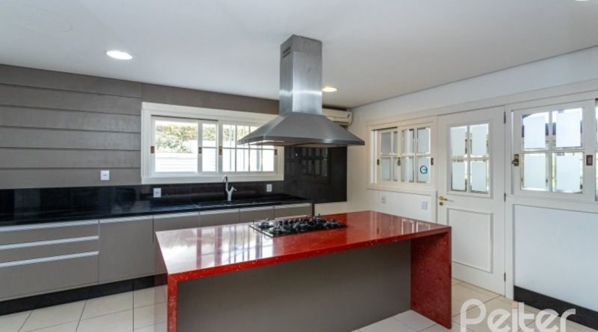 Casa em Condomínio à venda com 348m², 4 dormitórios, 2 suítes, 4 vagas, no bairro Terra Ville em PORTO ALEGRE