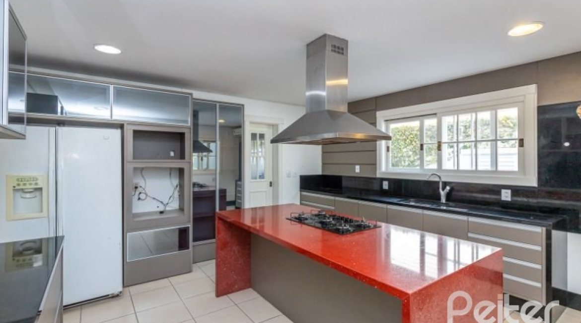 Casa em Condomínio à venda com 348m², 4 dormitórios, 2 suítes, 4 vagas, no bairro Terra Ville em PORTO ALEGRE