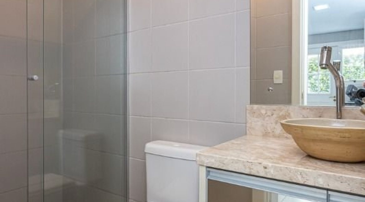 Casa em Condomínio à venda com 348m², 4 dormitórios, 2 suítes, 4 vagas, no bairro Terra Ville em PORTO ALEGRE