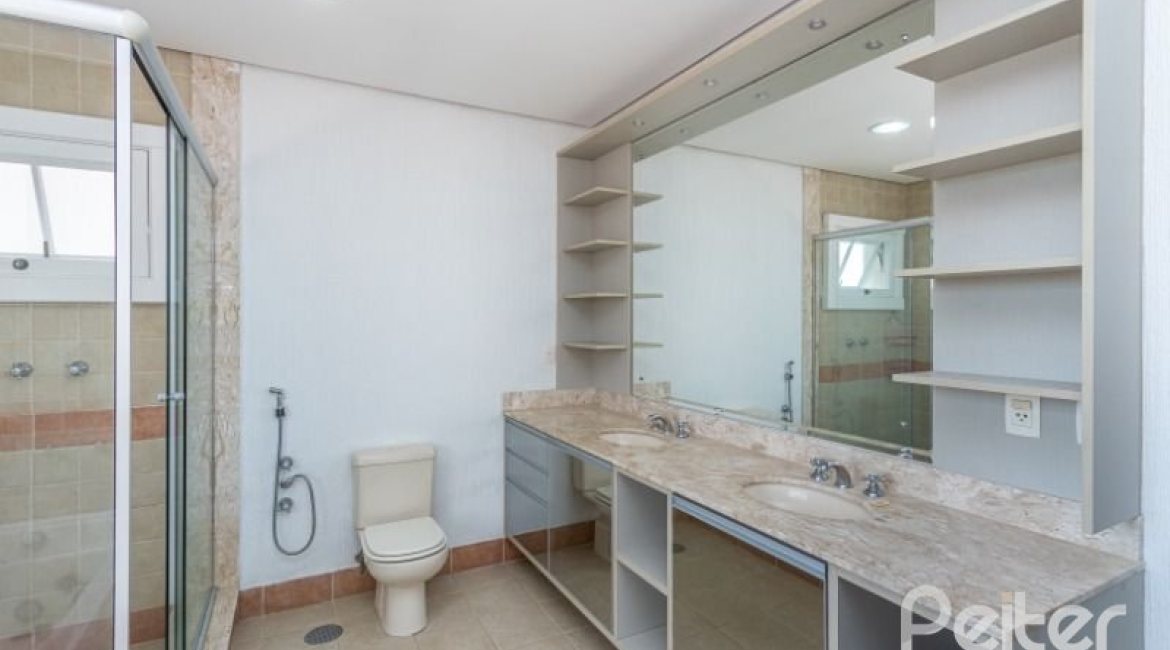 Casa em Condomínio à venda com 348m², 4 dormitórios, 2 suítes, 4 vagas, no bairro Terra Ville em PORTO ALEGRE