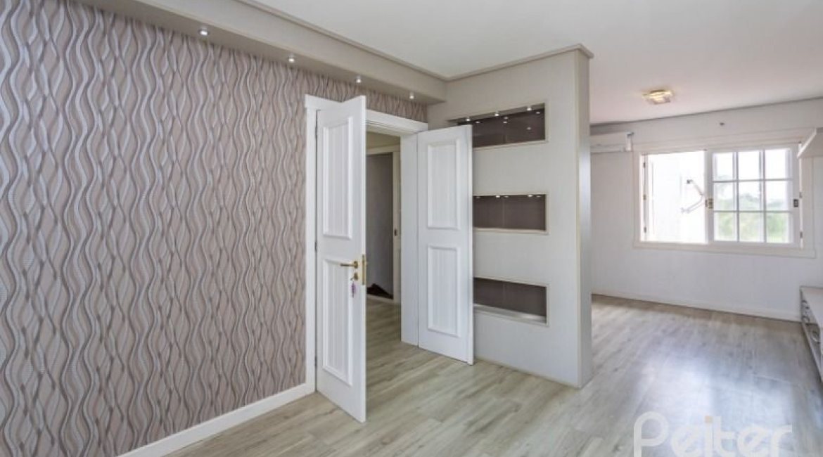 Casa em Condomínio à venda com 348m², 4 dormitórios, 2 suítes, 4 vagas, no bairro Terra Ville em PORTO ALEGRE
