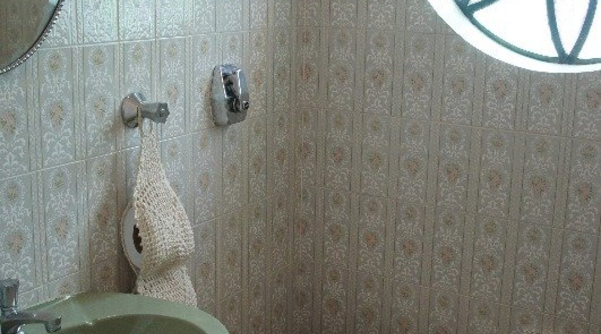 Casa à venda com 248m², 3 dormitórios, 1 suíte, 4 vagas, no bairro Tristeza em Porto Alegre