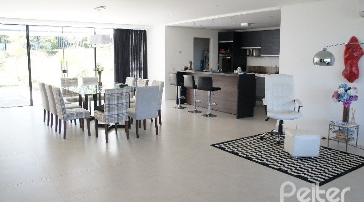 Casa em Condomínio à venda com 288m², 3 dormitórios, 3 suítes, 4 vagas, no bairro Terra Ville em PORTO ALEGRE