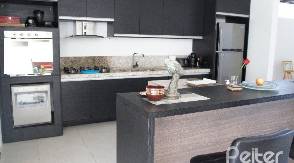 Casa em Condomínio à venda com 288m², 3 dormitórios, 3 suítes, 4 vagas, no bairro Terra Ville em PORTO ALEGRE