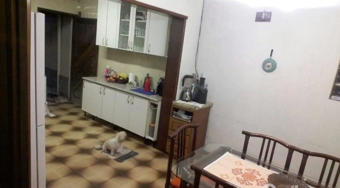 Casa à venda com 156m², 3 dormitórios, 1 suíte, 3 vagas, no bairro Vila Nova em Porto Alegre