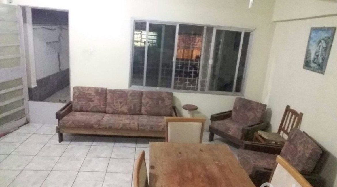 Casa à venda com 156m², 3 dormitórios, 1 suíte, 3 vagas, no bairro Vila Nova em Porto Alegre