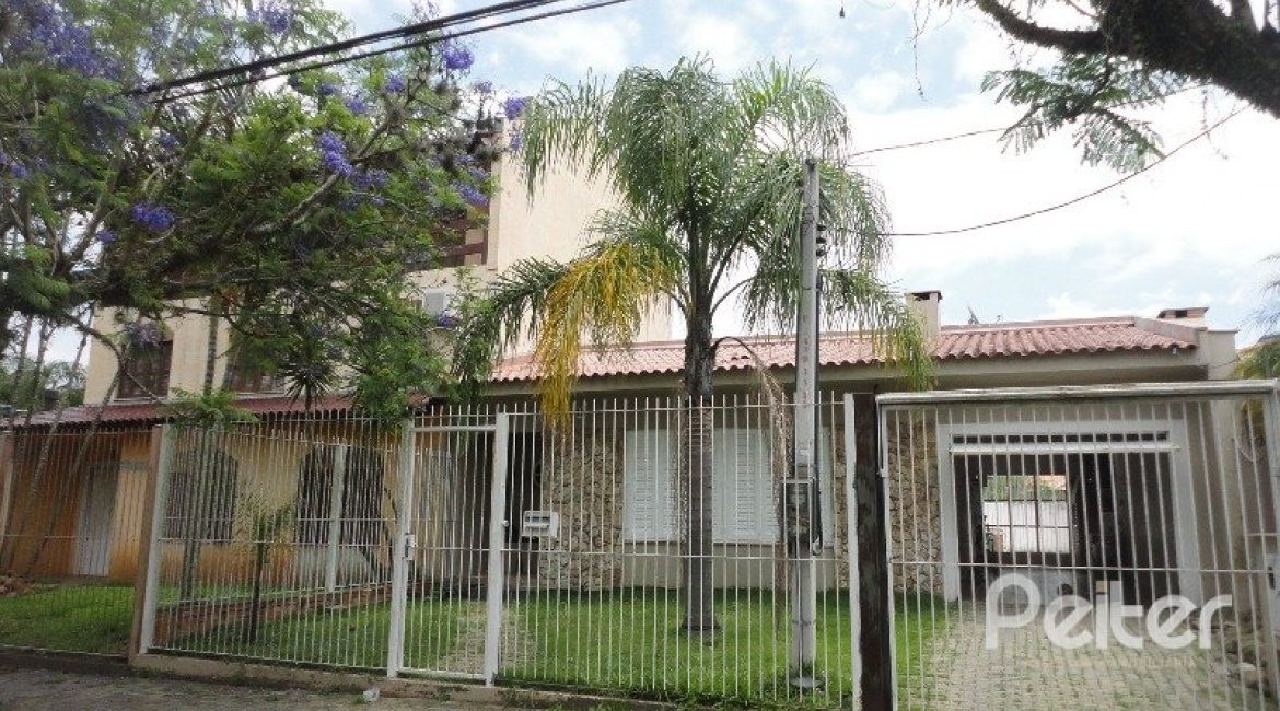 Casa à venda com 149m², 3 dormitórios, 1 suíte, 3 vagas, no bairro Ipanema em Porto Alegre