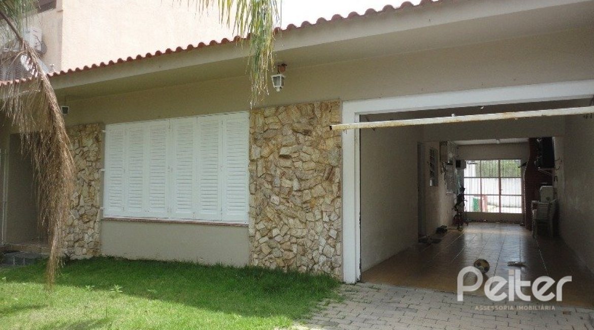 Casa à venda com 149m², 3 dormitórios, 1 suíte, 3 vagas, no bairro Ipanema em Porto Alegre