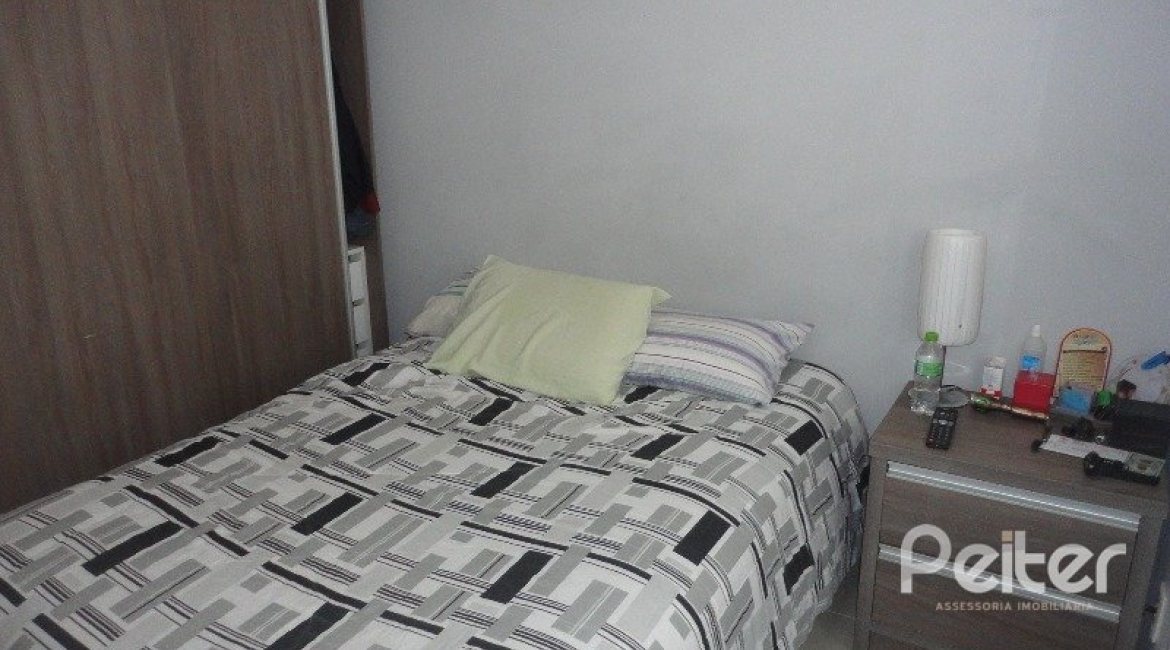 Casa à venda com 149m², 3 dormitórios, 1 suíte, 3 vagas, no bairro Ipanema em Porto Alegre