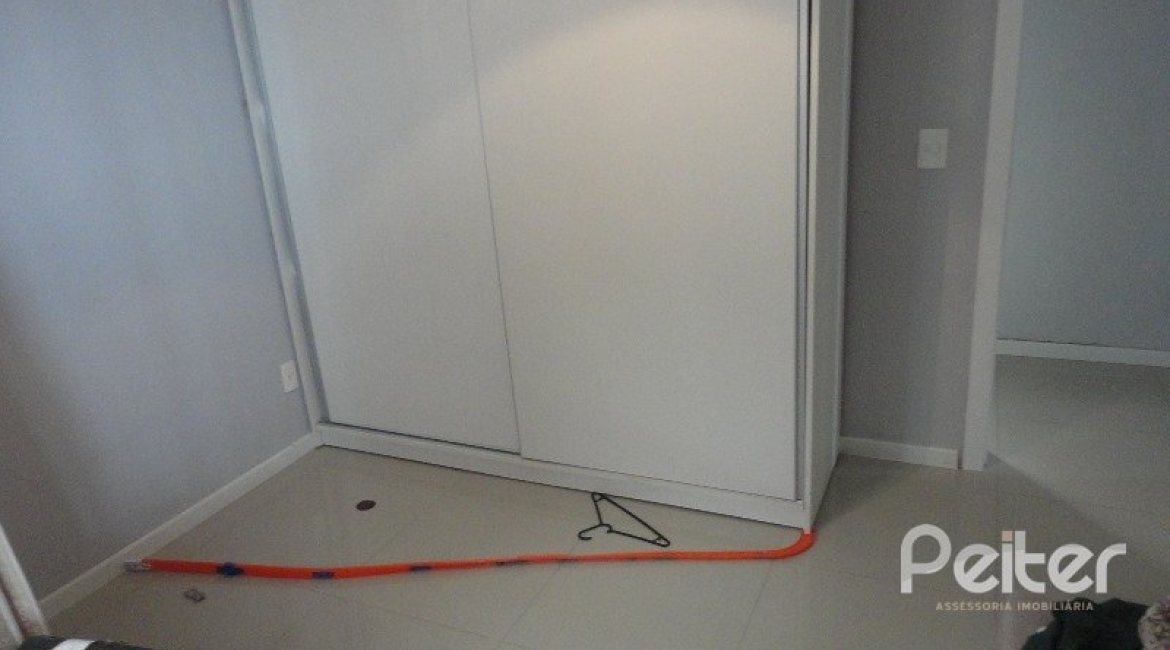 Casa à venda com 149m², 3 dormitórios, 1 suíte, 3 vagas, no bairro Ipanema em Porto Alegre