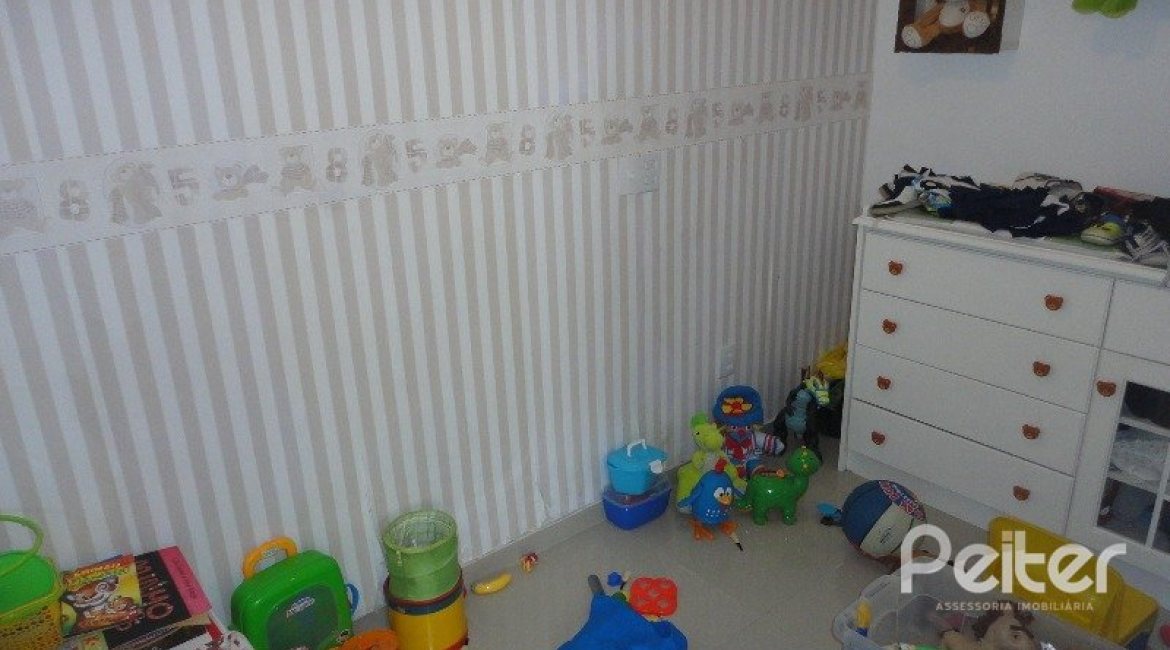 Casa à venda com 149m², 3 dormitórios, 1 suíte, 3 vagas, no bairro Ipanema em Porto Alegre