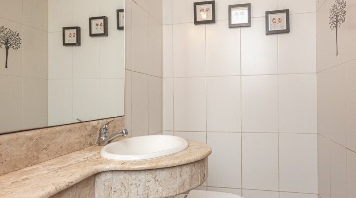 Casa em Condomínio à venda com 286m², 3 dormitórios, 1 suíte, 2 vagas, no bairro Cristal em PORTO ALEGRE