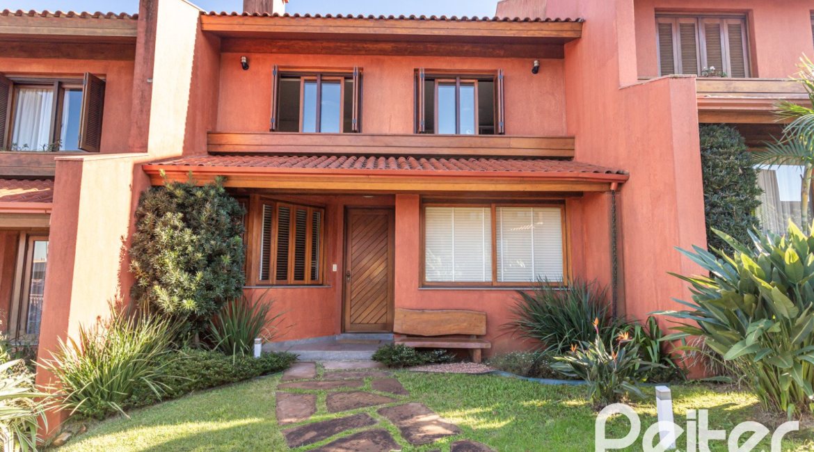 Casa em Condomínio à venda com 286m², 3 dormitórios, 1 suíte, 2 vagas, no bairro Cristal em PORTO ALEGRE