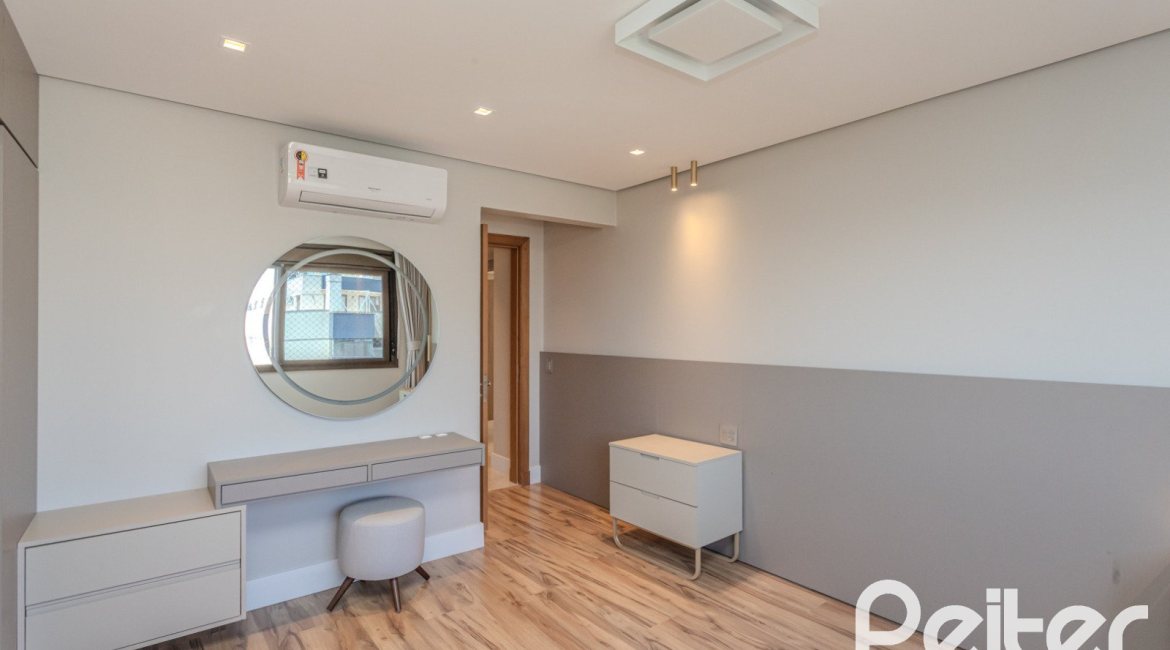 Apartamento à venda com 145m², 3 dormitórios, 1 suíte, 6 vagas, no bairro Tristeza em PORTO ALEGRE