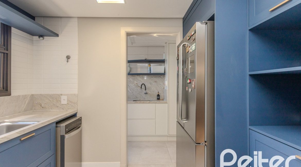 Apartamento à venda com 145m², 3 dormitórios, 1 suíte, 6 vagas, no bairro Tristeza em PORTO ALEGRE